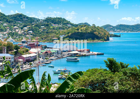 Vista del Mar dei Caraibi - Grenada island - Saint George's - porto interno e i diavoli bay Foto Stock