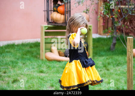 Halloween Chateau d Astros - Route de Lorgues, 83550 VIDAUBAN, Francia - Bambini con facce dipinte, zucche, parco giochi - 2017 Foto Stock