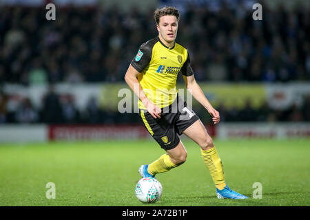 Burton upon Trent, Regno Unito. 29 ott 2019. Oliver Sarkic di Burton Albion (17) durante il Carabao EFL Cup round di 16 match tra Burton Albion e Leicester City presso la Pirelli Stadium, Burton upon Trent, Inghilterra. Foto di Mick Haynes. Solo uso editoriale, è richiesta una licenza per uso commerciale. Nessun uso in scommesse, giochi o un singolo giocatore/club/league pubblicazioni. Credit: UK Sports Pics Ltd/Alamy Live News Foto Stock