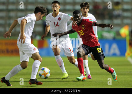 Il 29 ottobre 2019; Bezerrao Stadium, Brasilia, Distrito Federal, Brasile; FIFA U-17 World Cup Brasile 2019, Angola contro il Canada; Zini di Angola affrontato da Kamron Habibullah del Canada - uso editoriale Foto Stock