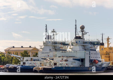 Rompighiaccio artico nel porto di Katajanokka a Helsinki, Finlandia Foto Stock