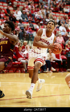 Bloomington, Stati Uniti. 29 ott 2019. Indiana University's Armaan Franklin (2) gioca contro Gannon durante la fiera del NCAA di pallacanestro a Simon Skjodt Assembly Hall in Bloomington.(punteggio finale; Indiana University 84:54 Gannon) Credito: SOPA Immagini limitata/Alamy Live News Foto Stock