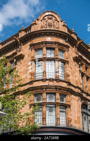 Architettura Art Nouveau stile di Zara edificio (originariamente stivali farmacia) dall'architetto Albert Nelson Bromley in 1904, Nottingham, Inghilterra, Regno Unito Foto Stock