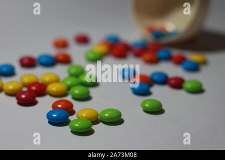 Rivestite con zucchero gemme di cioccolato Candy Foto Stock