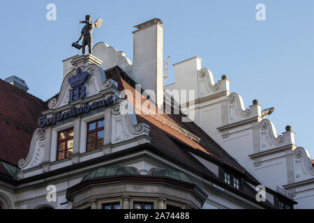 Tetto esterno aspetto dell'Hofbrauhaus am Platzl a Monaco di Baviera, Germania. Foto Stock