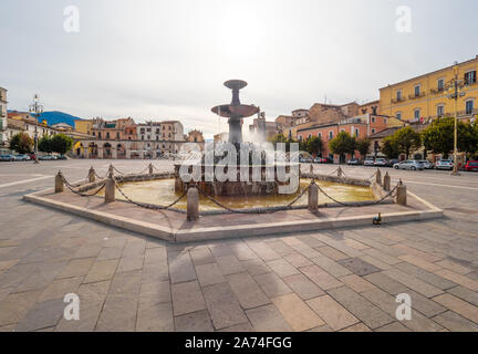 Sulmona (Abruzzo, Italia) - Un patrimonio artistico di città in provincia di L'Aquila, nel cuore della regione Abruzzo, il Parco Nazionale della Majella, famosa per i confetti. Foto Stock