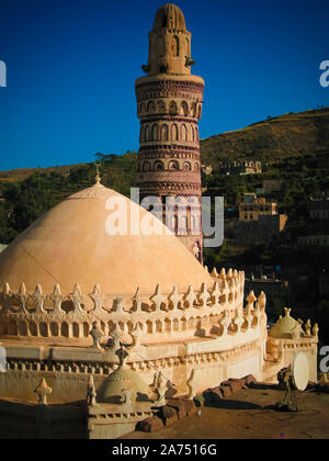 Vista Jibla città vecchia e ex sinagoga , Yemen Foto Stock