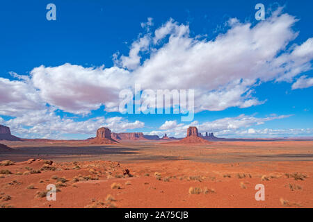 Dramatic Clouds Over the Red Rock Country in Monument Valley in Arizona Foto Stock