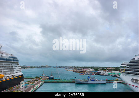 Nassau Bahama - settembre 21,2019: viste da bordo di una nave da crociera con partenza da Prince George Warf sull Isola Nuova Providence. Foto Stock