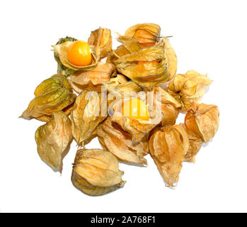 Pila di acini dorati isolati su sfondo bianco. Physalis frutta. Golden bacche. Foto Stock