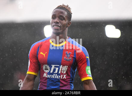 Londra, Inghilterra - 22 settembre 2018: Wilfried Zaha di Palazzo raffigurato durante il 2018/19 English Premier League tra Crystal Palace FC e Newcastle United a Selhurst Park. Foto Stock