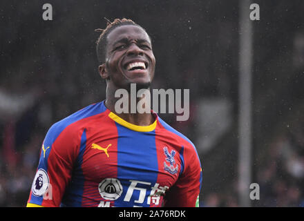 Londra, Inghilterra - 22 settembre 2018: Wilfried Zaha di Palazzo raffigurato durante il 2018/19 English Premier League tra Crystal Palace FC e Newcastle United a Selhurst Park. Foto Stock