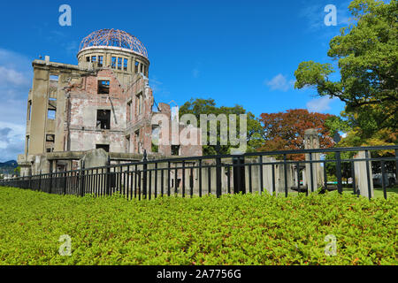 Il Genbaku Domu, la Cupola della Bomba Atomica, in Hiroshima Parco del Memoriale della Pace di Hiroshima, Giappone Foto Stock