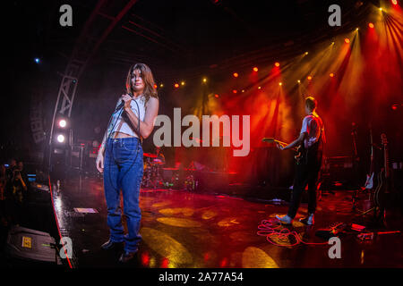 Milano Italia. Il 30 ottobre 2019. Il cantante/cantautore DONNA Messale esibirsi dal vivo sul palco a Fabrique apertura della mostra di Lewis Capaldi. Foto Stock