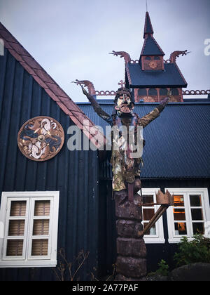 Fjörukráin, il Viking Village ristorante si trova proprio accanto al Viking Hotel in Hafnarfjordur, Islanda Foto Stock