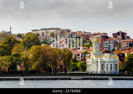 Istanbul la più famosa chiesa di Santo Stefano Chiesa fatta di prefabbricati in ghisa. La Turchia. Foto Stock