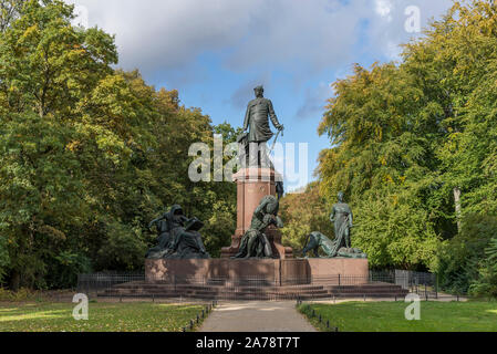 Vista frontale del Bismarck Memorial nel parco di Tiergarten di Berlino, Germania Foto Stock