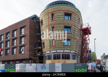 Nuovo studente alloggio appartamento blocco essendo costruita sul Bristol Road, Selly Oak, Birmingham, Regno Unito Foto Stock