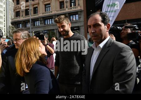 Madrid, Spagna. 31 ott 2019. FC Barcelona calciatore Gerard Pique in caso 'una Coppa Davis arrivate riciclaggio" a Madrid, giovedì 31 ottobre 2019 Credit: CORDON PREMERE/Alamy Live News Foto Stock