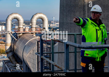 AMSTERDAM, Hemweg, 31-10-2019, il governo olandese ha annunciato che la Vattenfall Hemweg-8 power plant in Amsterdam, deve smettere di utilizzare il carbone come combustibile per la produzione di elettricità entro la fine del 2019. In parte questo si riunirà il 'Urgenda target'* del 25% di riduzione delle emissioni di CO2 entro il 2020. Chiusura anticipata avrà importanti conseguenze per la Vattenfall la produzione olandese di funzionamento e i suoi dipendenti presso l'impianto Hemweg. Questo emendamento del disegno di legge per il divieto di carbone per la produzione di elettricità significa che la potenza Hemweg impianto avrà per interrompere il funzionamento senza il già annunciato in precedenza periodo transitorio di 5 Foto Stock