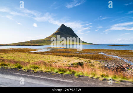 Montagna Kirkjufell nella penisola Snaefellnes, Islanda. Foto Stock