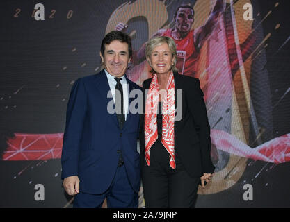 Milano, Torre Generali presentazione della ventesima edizione del Generali MARATONA Milano nella foto: Urbano Cairo, CEO e presidente di Cairo Communication, RCS MediaGroup e Torino Calcio, Isabelle Conner Group Chief General Marketing Officer Foto Stock