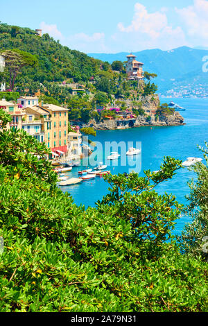 Vista della città di Portofino nella riviera ligure, Italia Foto Stock