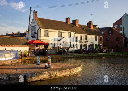 Il Capo di Buona Speranza banca Canale di Beagle public house vicino a Warwick Foto Stock