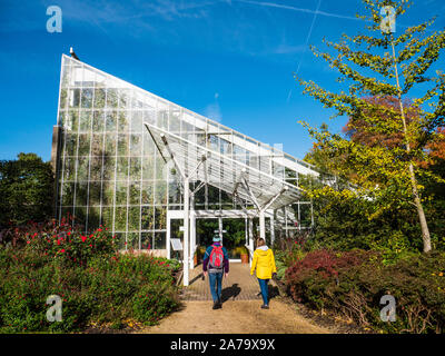 La Queen Elizabeth House Temperate,il paesaggio reale, Savill Gadens, Surrey, England, Regno Unito, GB. Foto Stock