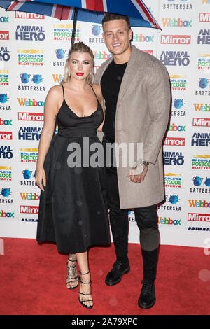 Tappeto rosso arrivi per lo specchio animale Hero Awards 2019, in collaborazione con persone di lotteria di Cap e Webbox presso Grosvenor House Hotel offre: Olivia Bowen, Alex Bowen dove: Londra, Regno Unito quando: 30 set 2019 Credit: Phil Lewis/WENN.com Foto Stock