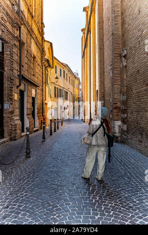 Italia Marche Osimo Via San Francesco| Italia Marche Osimo Via San Francesco Foto Stock