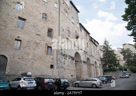 Nicchioni Romani (Roman niched sottostruttura di incerta fine) nel centro storico di Todi, Umbria, Italia. 22 agosto 2019 © Wojciech Strozyk / Ala Foto Stock