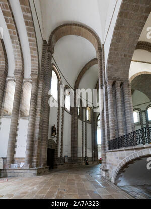 Quimperle, Finisterre / Francia - 24 agosto 2019: vista dell'interno del Abbey di Sainte-Croix in Quimperle in Bretagna Foto Stock