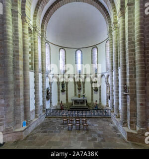Quimperle, Finisterre / Francia - 24 agosto 2019: vista dell'interno del Abbey di Sainte-Croix in Quimperle in Bretagna Foto Stock