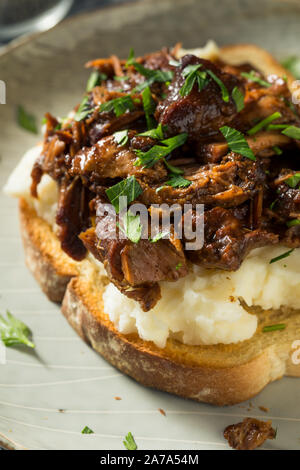 In casa Indiana Manhatten Hot Rost sandwich di manzo con purè di patate Foto Stock