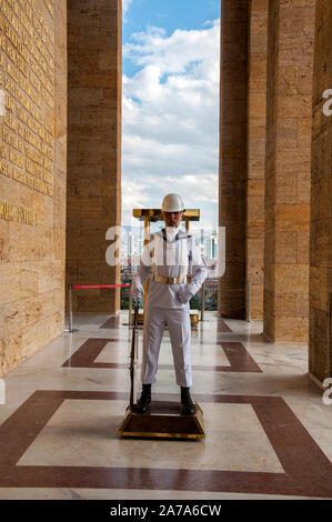 Ankara, Turchia; Ottobre 7, 2019: soldato turco guardia cerimonia di Ataturk, Anitkabir ad Ankara in Turchia. Foto Stock