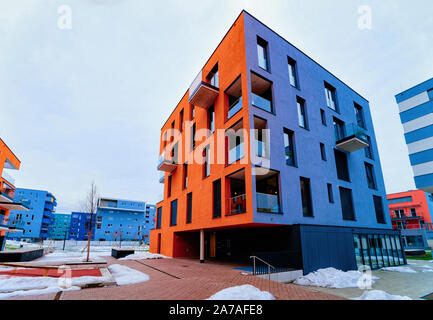 Colorato e moderno appartamento residenziale e edifici piatto esterno Salisburgo Foto Stock