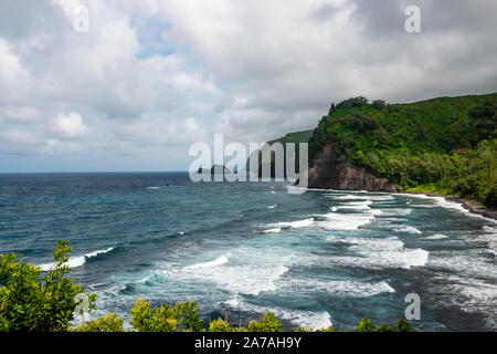 Valle di Pololu litorale in estate Foto Stock