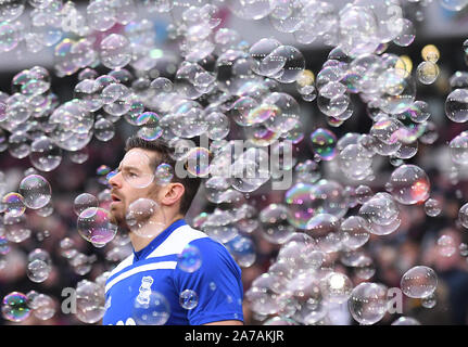 Londra, Inghilterra - Gennaio 5, 2019: Lukas Jutkiewicz di Birmingham nella foto prima del 2018/19 FA Cup Round 3 gioco tra il West Ham United e Birmingham City FC a Londra Stadium. Foto Stock