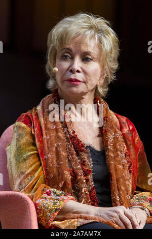 Ritratto della scrittrice cilena Isabel Allende durante un libro lancio nel 2019 in Italia Foto Stock