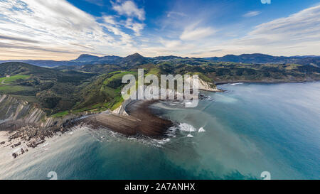 Santa Catalina faro in Lekeitio, Paese Basco - antenna fuco Foto Stock