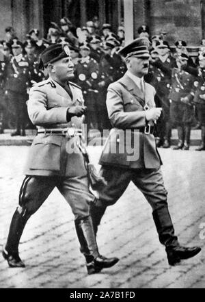 Mussolini e Hitler a Berlino, Settembre 1937 Foto Stock