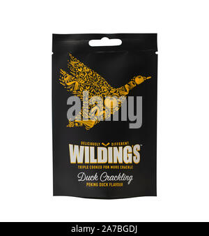 SWINDON, Regno Unito - 27 ottobre 2019: Wilding Anatra alla Pechinese sapore crepitio su sfondo bianco Foto Stock