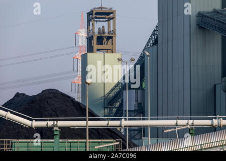 L'ex miniera di carbone del Walsum colliery, albero 1, sul sito dell'Duisburg-Walsum impianto alimentato a carbone, Foto Stock