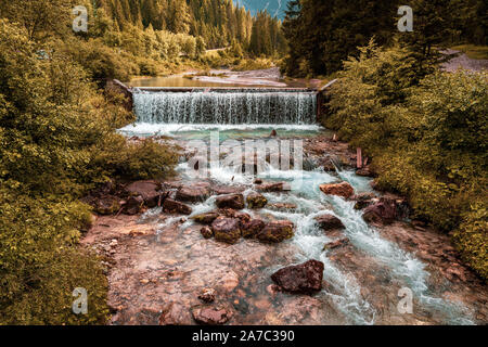 Sesto creek nelle Dolomiti, Val Fiscalina Foto Stock