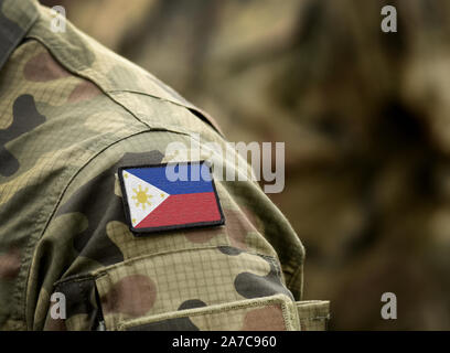 Bandiera delle Filippine in uniforme militare. Esercito, truppe militari. Collage. Foto Stock