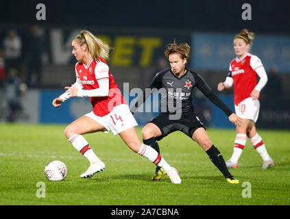 BOREHAMWOOD, Inghilterra - 31 ottobre: Jill Roord di Arsenal durante femminile UEFA Champions League Round di 16 Leg 2 corrispondenza tra l'Arsenal donne e Slavi Foto Stock