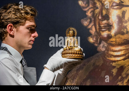 Londra, Regno Unito. 01 Nov, 2019. Christie's Arte Asiatica a Londra. Credito: Guy Bell/Alamy Live News Foto Stock