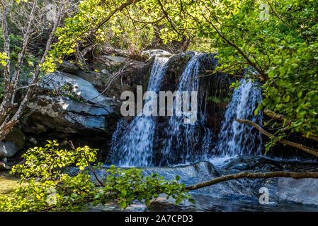 Cascate di Pythara nell'isola di Andros, Cicladi Grecia Foto Stock