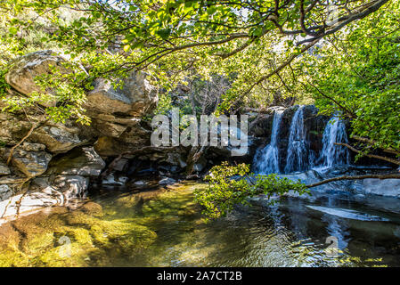 Cascate di Pythara nell'isola di Andros, Cicladi Grecia Foto Stock